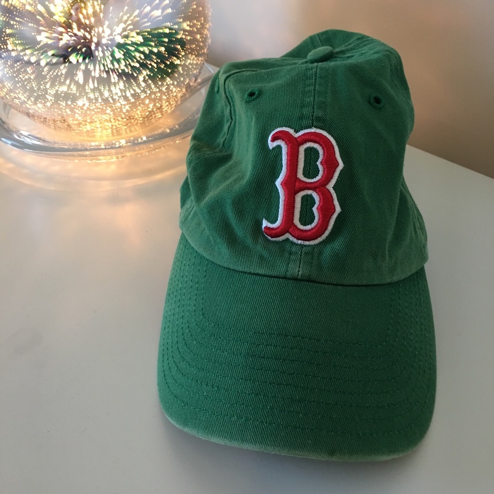 Boston Red Sox - Women’s Fitted Baseball Hat - S
